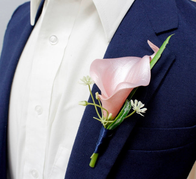 Elegant Green Calla Lily Boutonniere - Customizable Keepsake with Natural Fillers