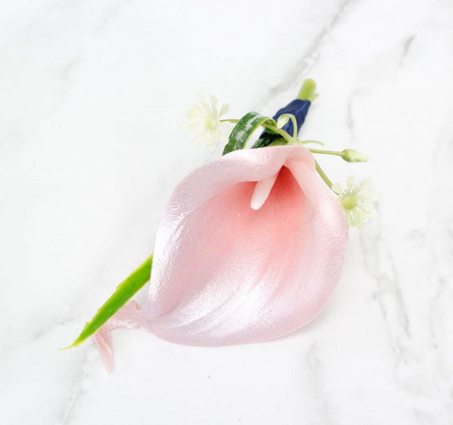 Elegant Green Calla Lily Boutonniere - Customizable Keepsake with Natural Fillers