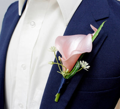 Elegant Green Calla Lily Boutonniere - Customizable Keepsake with Natural Fillers