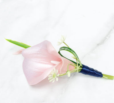 Elegant Green Calla Lily Boutonniere - Customizable Keepsake with Natural Fillers