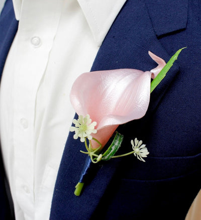 Elegant Green Calla Lily Boutonniere - Customizable Keepsake with Natural Fillers